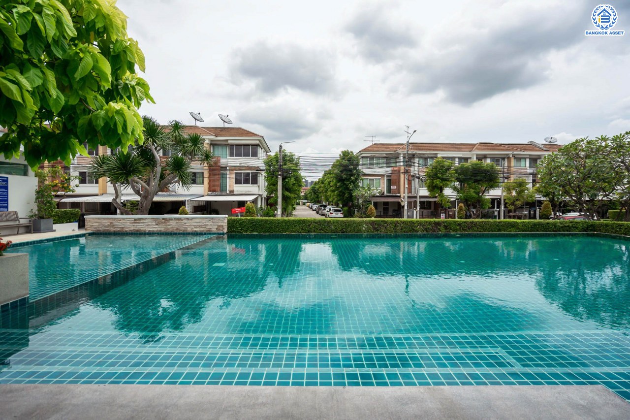 บ้านมือสองตกแต่งใหม่ ทาวน์โฮม 3 ชั้น ม.ทาวน์พลัส เพชรเกษม-บางแค เนื้อที่ 19.4 ตร.ว. ฟังก์ชัน 3 ห้องนอน 3 ห้องน้ำ จอดรถได้ 1 คัน รองรับทุกกิจกรรม บนทำเลเชื่อมต่อหลายเส้นทาง ใกล้จุดขึ้นทางด่วน "วงแหวน-กาญจนาภิเษก" และรถไฟฟ้าสายสีน้ำเงิน "สถานีบางแค"